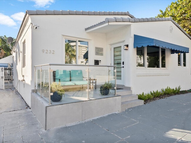 Building Photo - 9232 Harding Ave