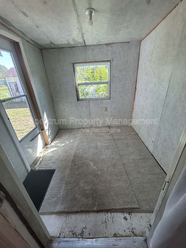 Building Photo - 460 Waterville Rd