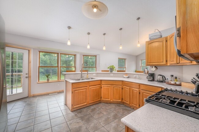 Building Photo - 5635 Van Fossen Rd