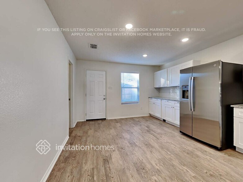 Building Photo - 3917 Fox Run Dr