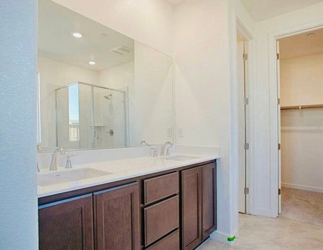 Building Photo - 5401 Spg Mountain Ln