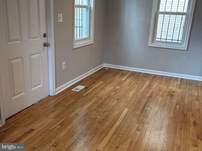 Building Photo - 5126 Call Pl SE