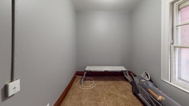 Building Photo - 144 Ave. C