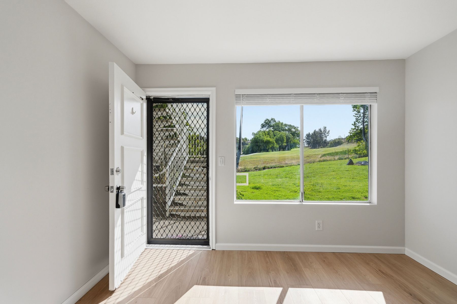 Building Photo - 27735 Mountain Meadow Rd