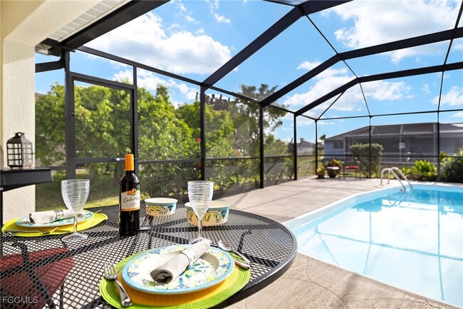 Building Photo - 2305 SW 19th Pl