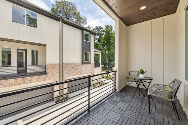 Building Photo - 526 Janisch Rd