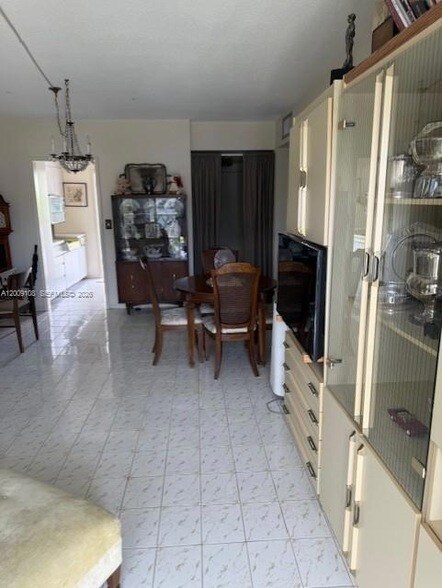 Building Photo - 450 Golden Isles Dr