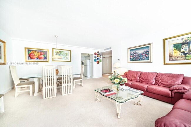 Building Photo - 1408 Brickell Bay Dr