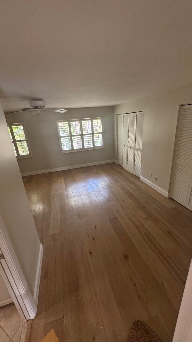 Building Photo - 2704 Cardinal Dr