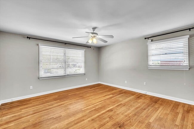 Building Photo - 317 Kensington Dr