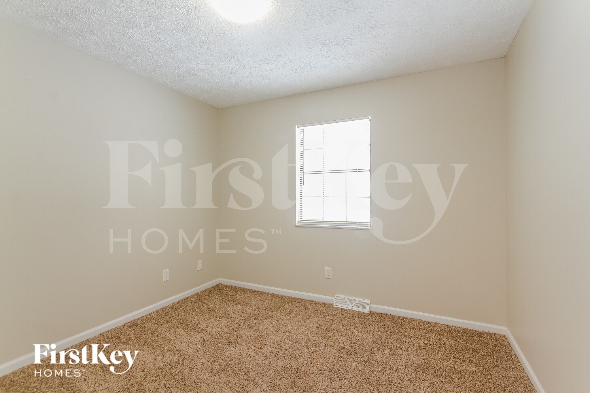 Building Photo - 241 Summit Ridge Dr