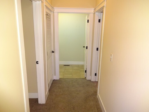 Building Photo - Townhome For Rent in Tuscaloosa!! Availabl...