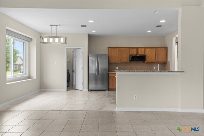 Building Photo - 5621 Bedrock Dr