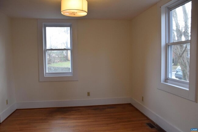 Building Photo - 107 Harris Rd