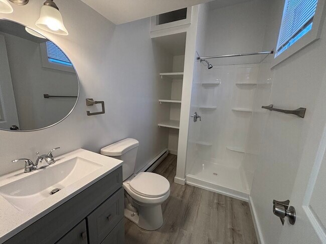 Building Photo - 142 Gove St