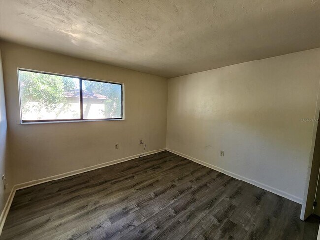 Building Photo - 701 SW 67th Terrace