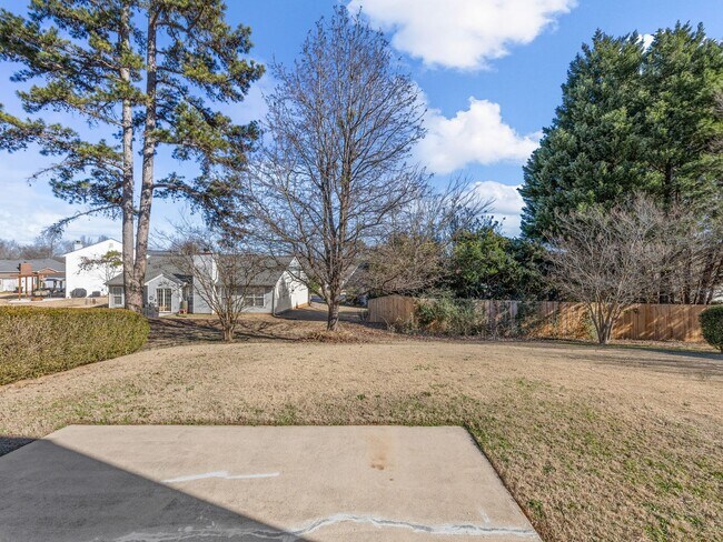 Building Photo - Beautiful 4 BR,  2 BA Ranch Home - District 2