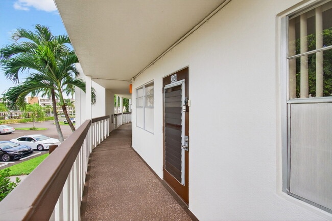 Building Photo - 2024 Hythe B