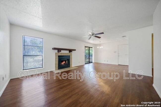 Building Photo - 818 Station St