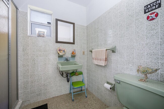 Building Photo - Enjoy the pool or fish/kayak/boat from the...