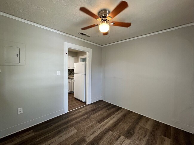 Building Photo - Located off of Victory Drive!! 2 Units Ava...
