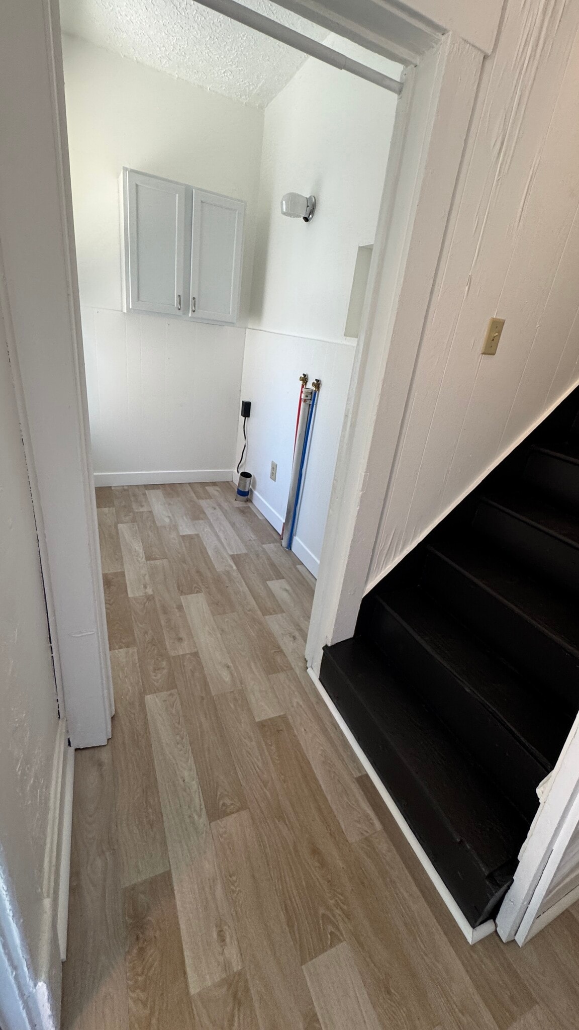 laundry room - 921 S 14th St