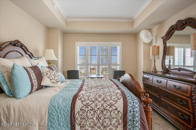 Building Photo - 400 E Bay St