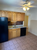 Building Photo - 93 Capen St