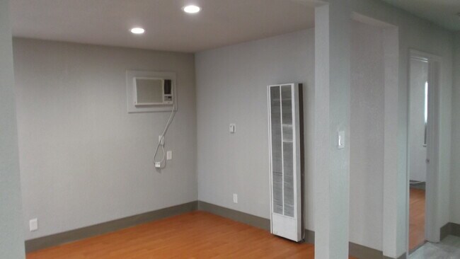 Building Photo - 516 Rimmer Ave