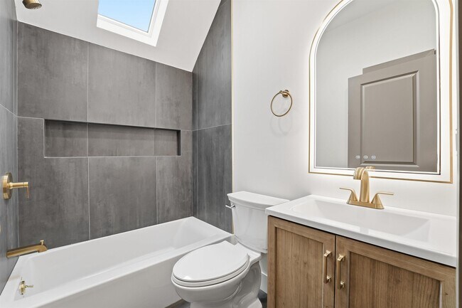 Building Photo - 25 Lembeck Ave