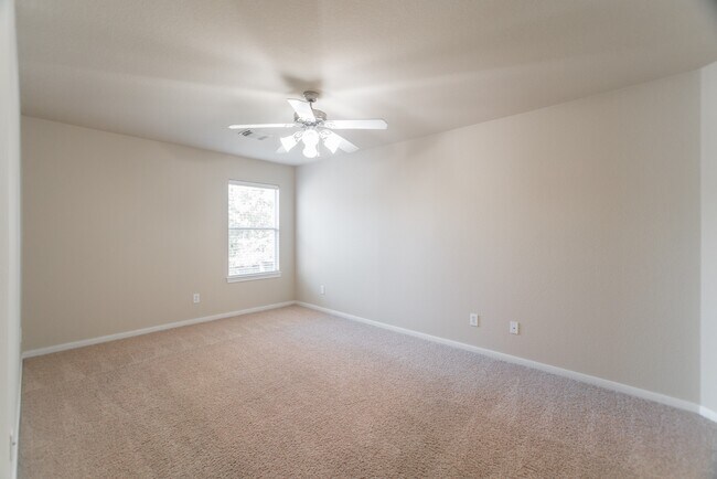 Building Photo - 139 S Rocky Point Cir