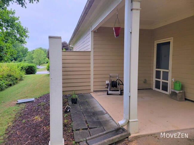 Building Photo - 307 Easterlin Way