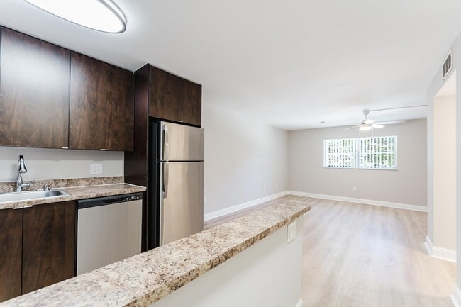 Building Photo - 650 SW 2nd Ave