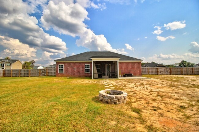 Building Photo - 442 Akins Rnch Rd