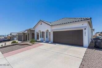 Building Photo - 247 Herts Wy