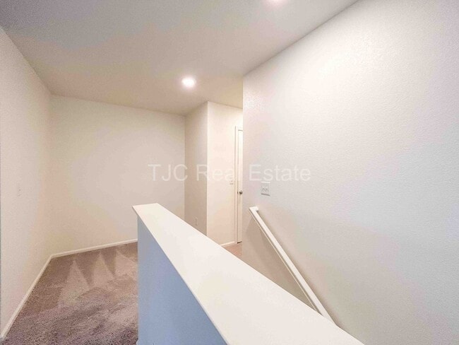 Building Photo - 6277 N Nepal Ct