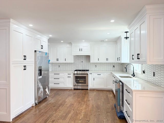 Building Photo - 40 E Pasadena Pl