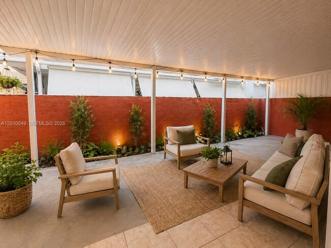 Building Photo - 11051 W Okeechobee Rd