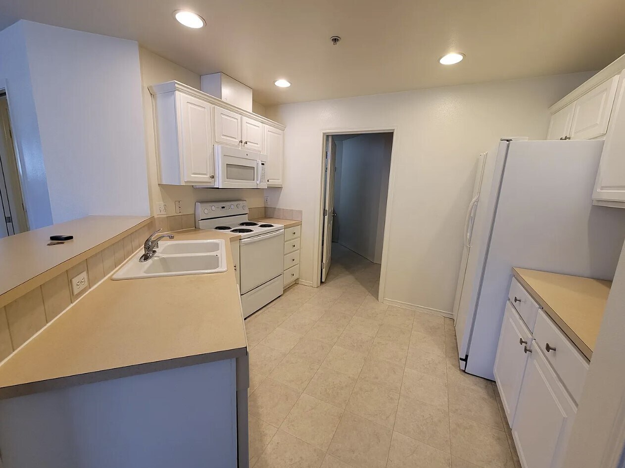 Kitchen - 1787 Kennedy Pl