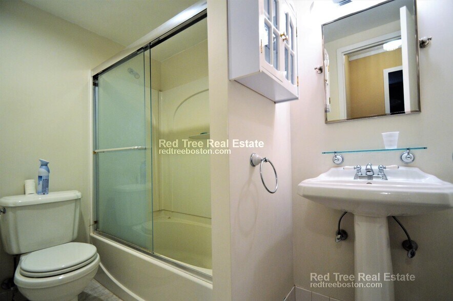 Building Photo - 30 Longwood Ave