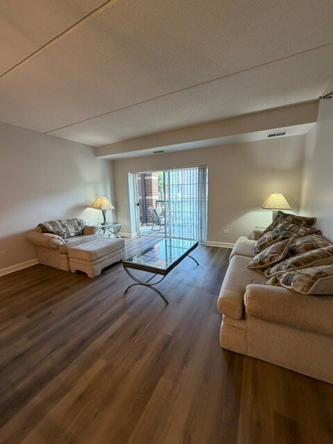 Building Photo - 390 W Mahogany Ct