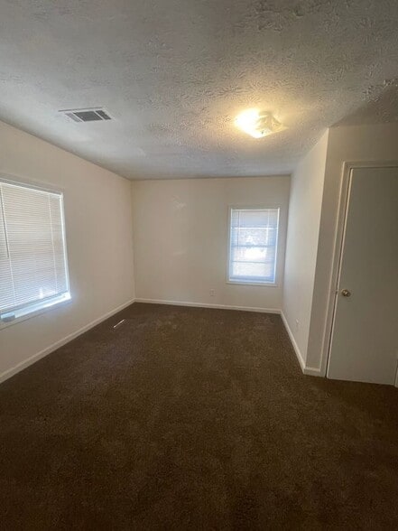 Building Photo - 2294 Bouldercrest Rd