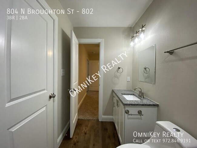 Building Photo - 804 N Broughton St