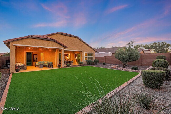 Building Photo - 18626 W Elm St