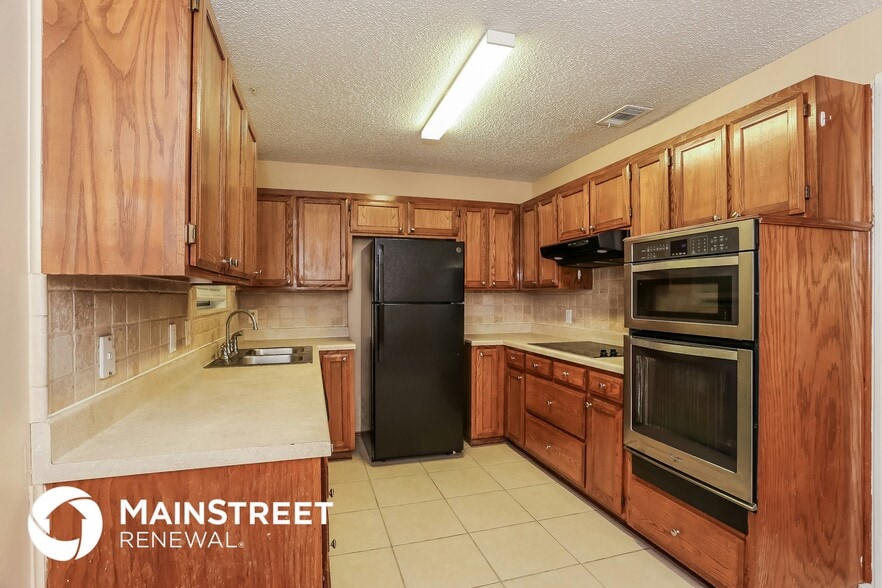 Building Photo - 5300 Stagetrail Dr