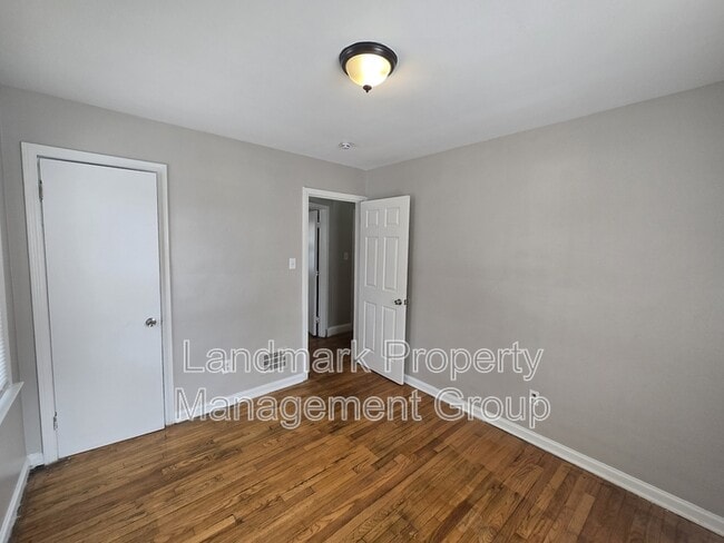Building Photo - 15401 Eastwood St