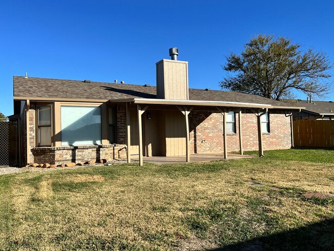 Building Photo - 919 SW 60th- AVAILABLE NOW!!