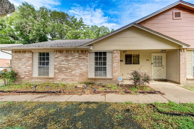 Building Photo - 3843 Westmeadow Dr