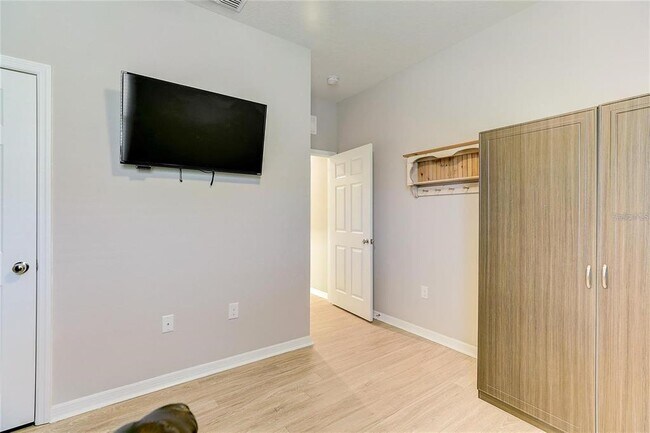 Building Photo - 4905 111th Terrace E
