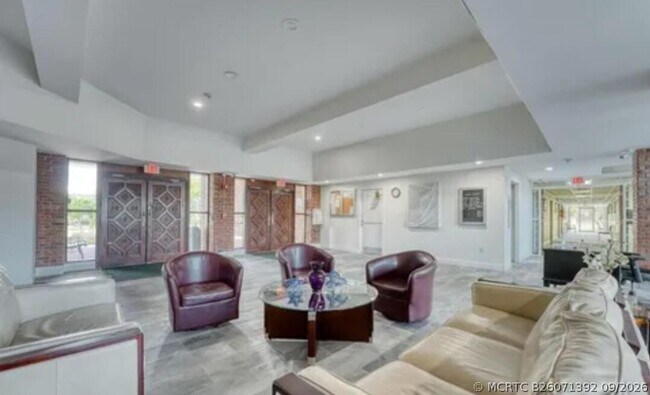 Building Photo - 2900 NW 46th Ave